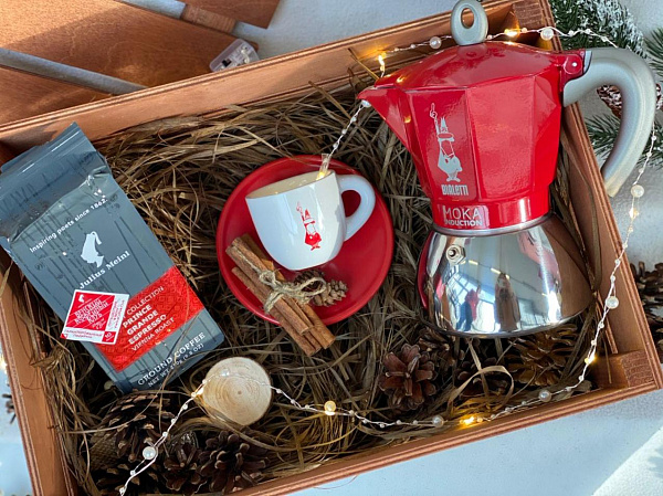 Подарочный набор Red - Кофе молотый Кофейная пара Кофеварка